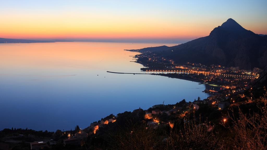 Apartments Ivana I Darko Omis Bagian luar foto