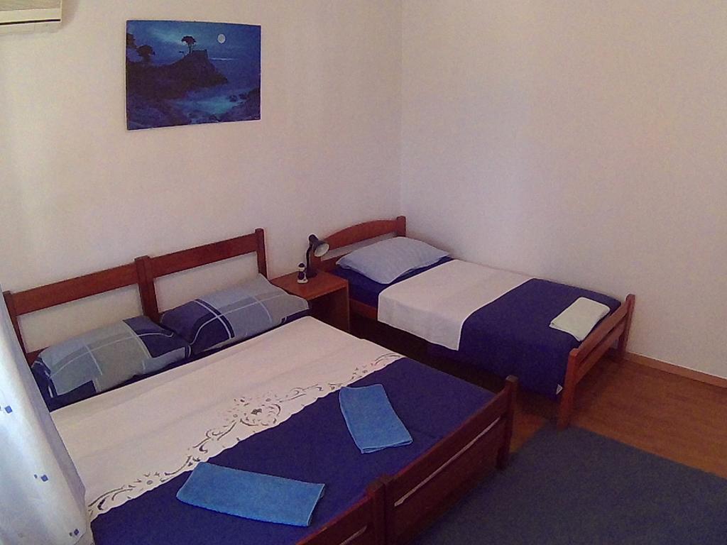 Apartments Ivana I Darko Omis Bagian luar foto