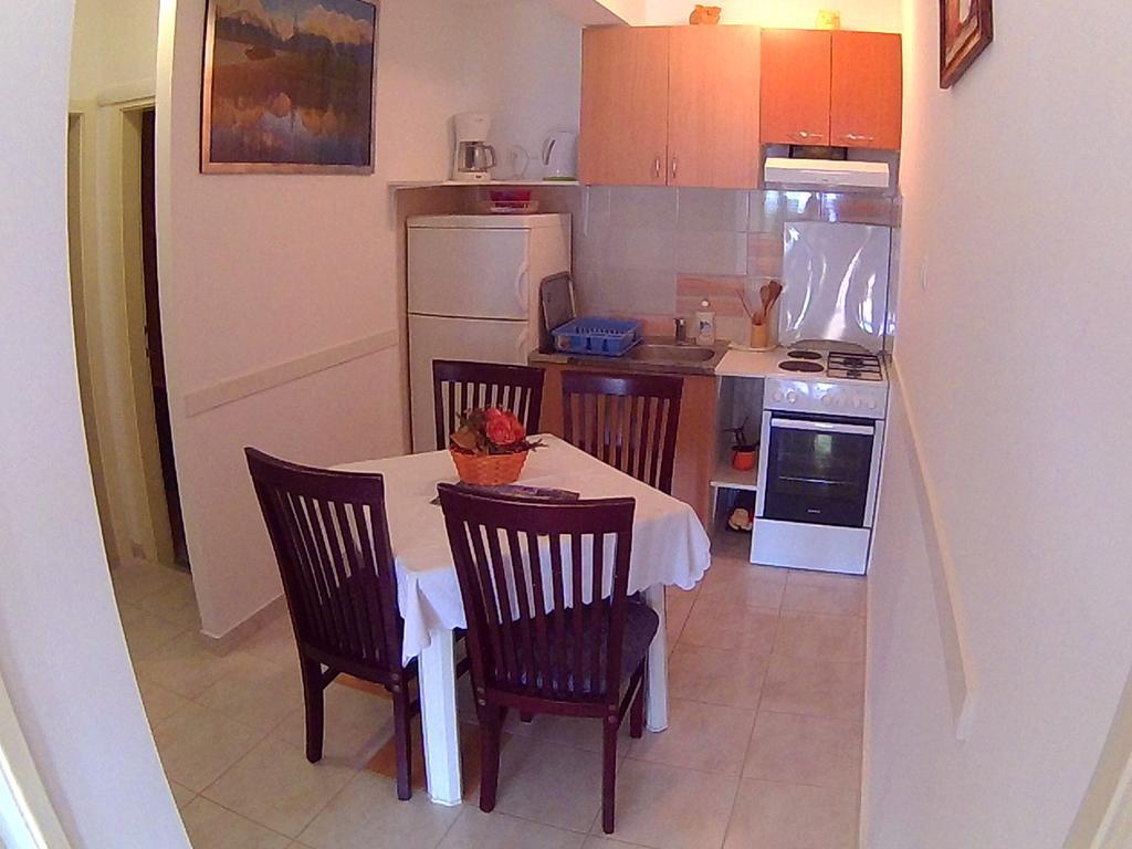Apartments Ivana I Darko Omis Bagian luar foto